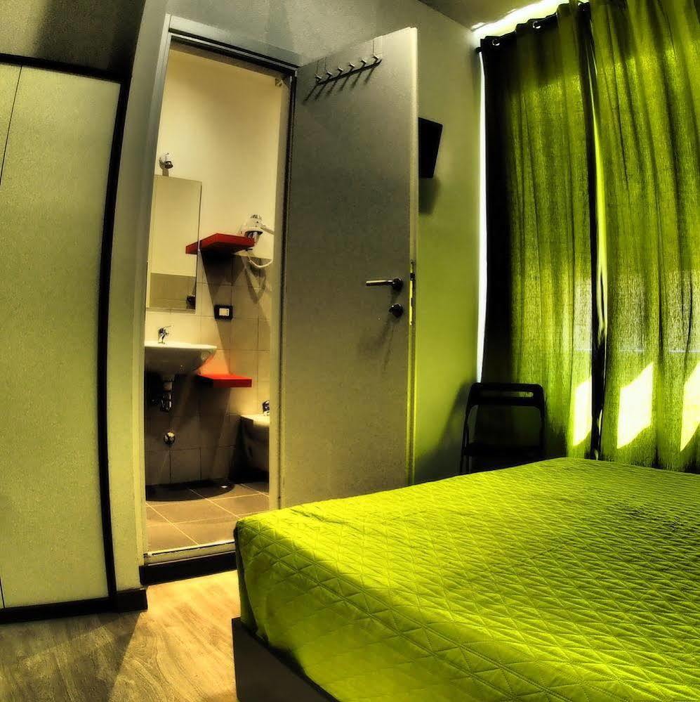 Enzo Luxury Rooms ローマ エクステリア 写真