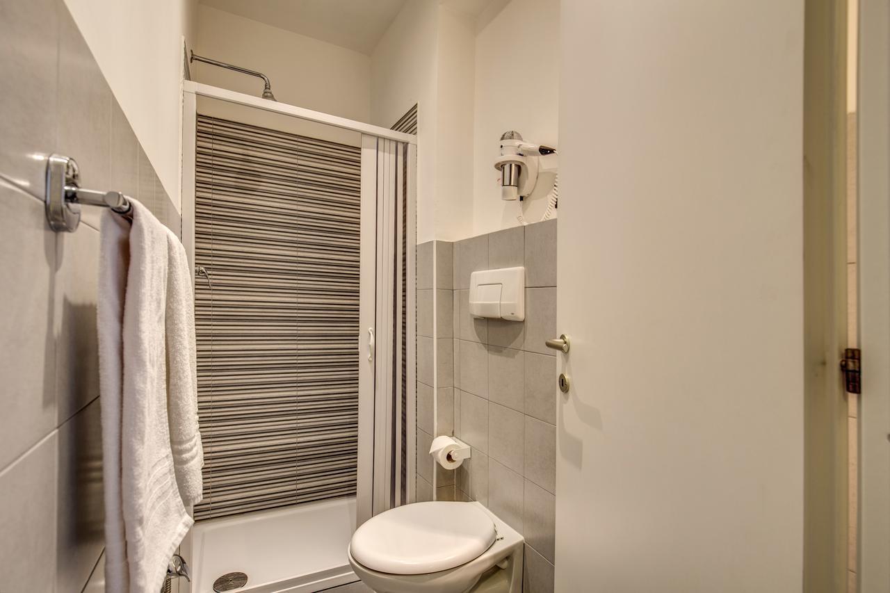 Enzo Luxury Rooms ローマ エクステリア 写真