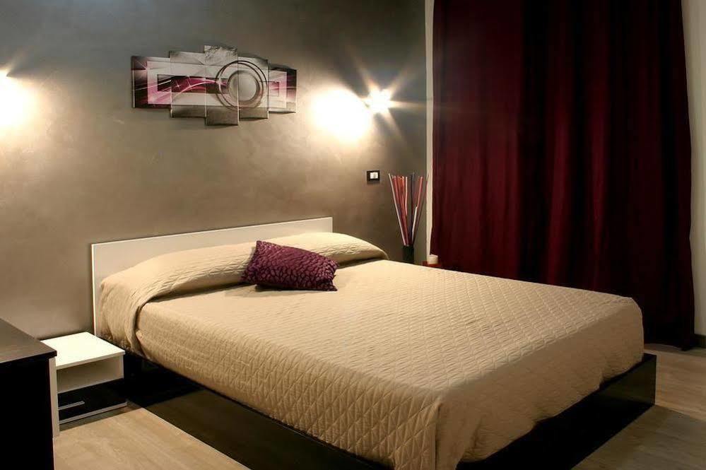 Enzo Luxury Rooms ローマ エクステリア 写真