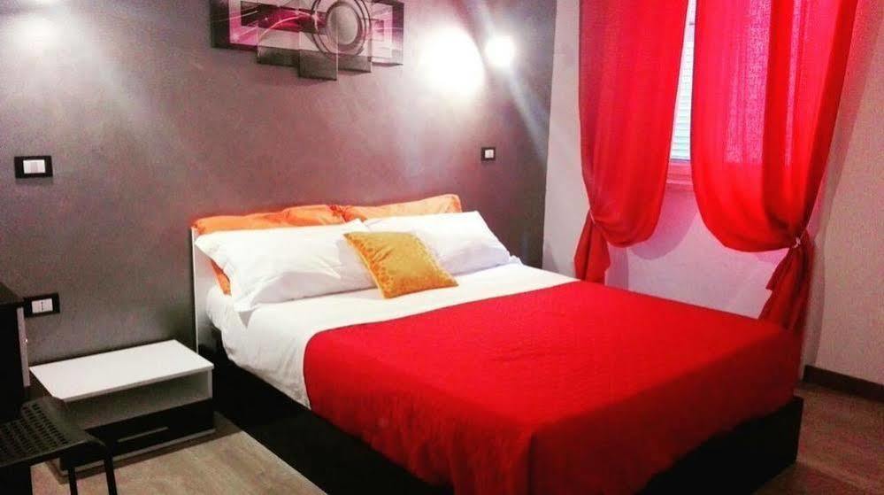 Enzo Luxury Rooms ローマ エクステリア 写真