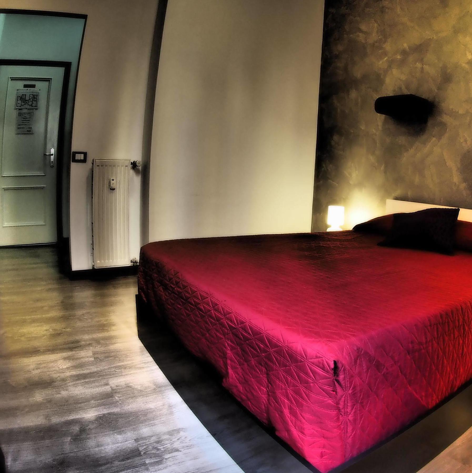 Enzo Luxury Rooms ローマ エクステリア 写真
